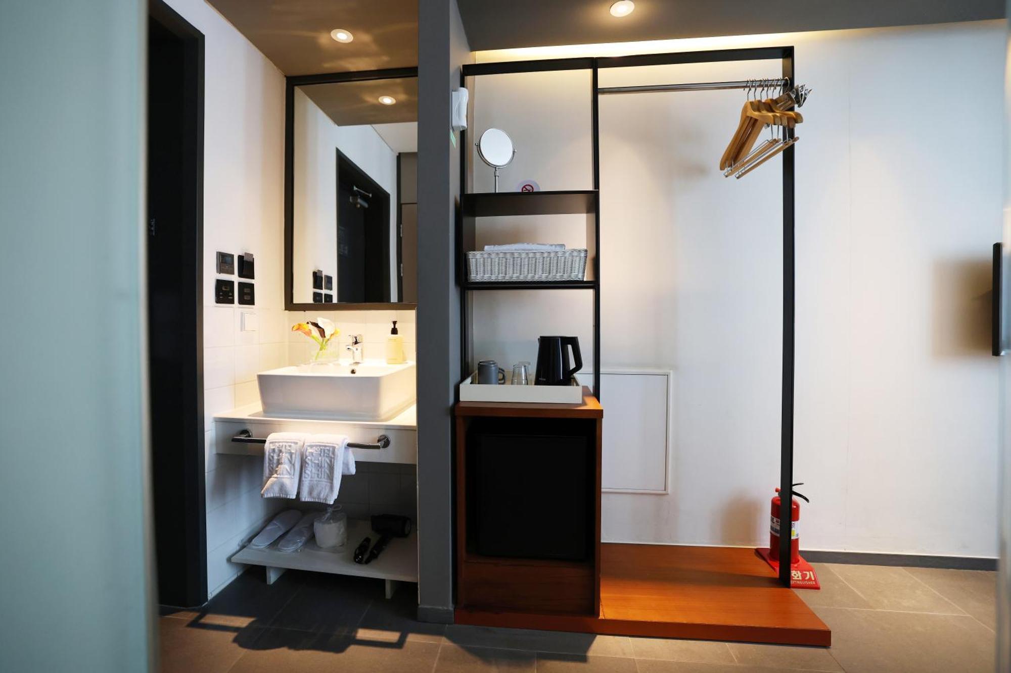 Seoul Hotel Shinshin Myeongdong Ngoại thất bức ảnh